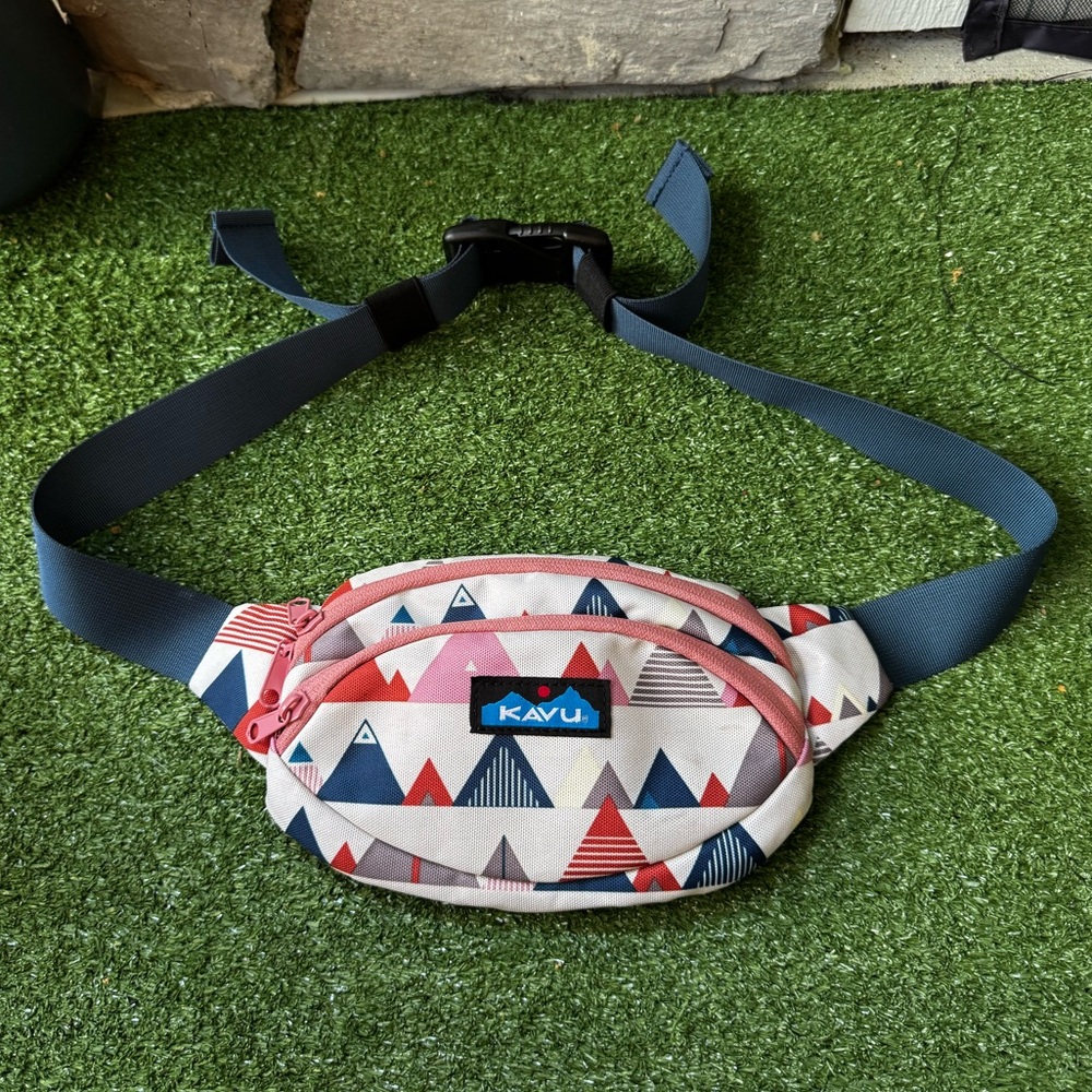 KAVU Spectator Waist Travel Fanny Pack